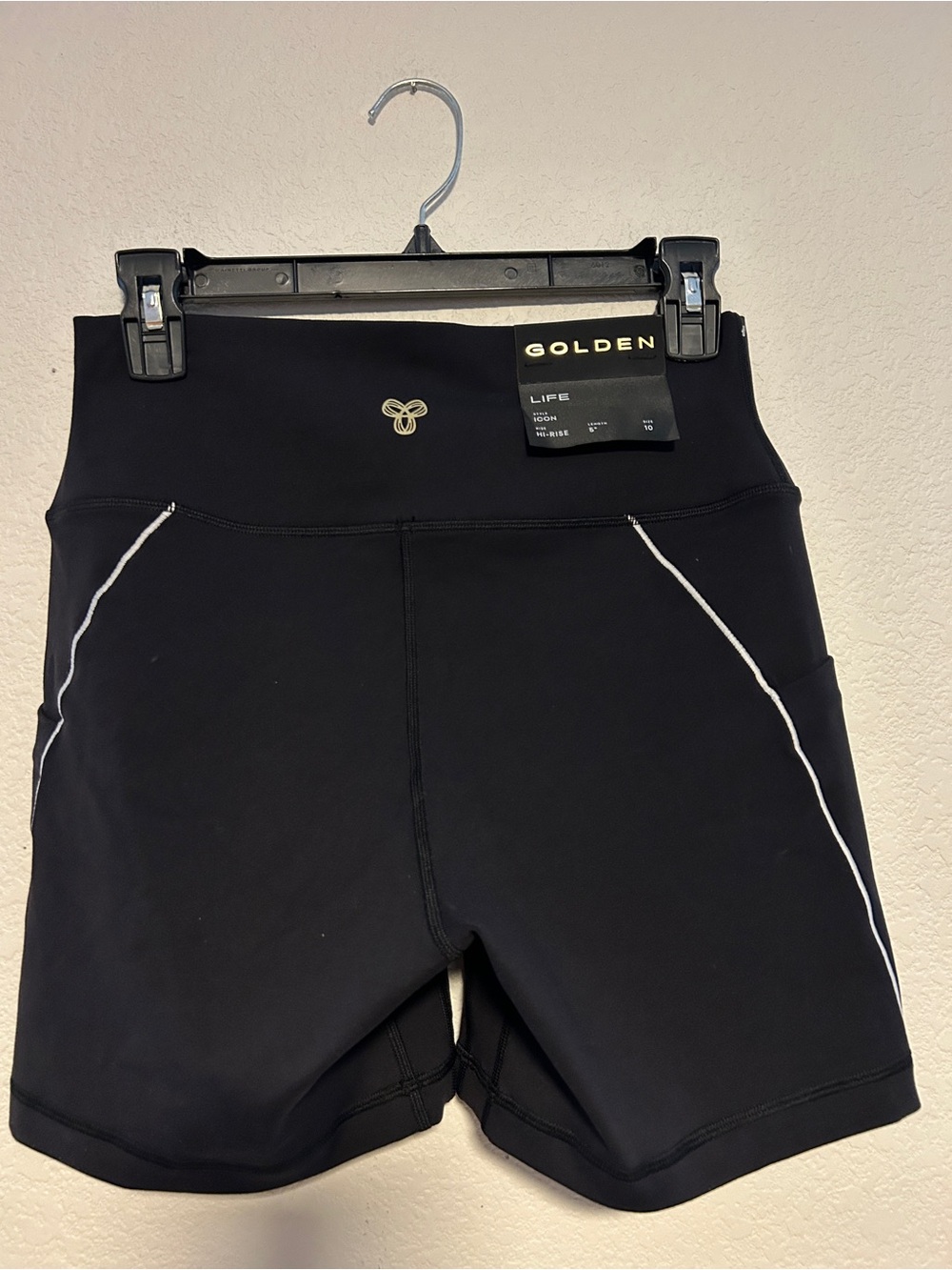 NWT Aritzia Golden Icon Hi-Rise 5" Black Bike Shorts